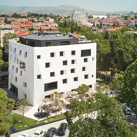 Briig Boutique 4*