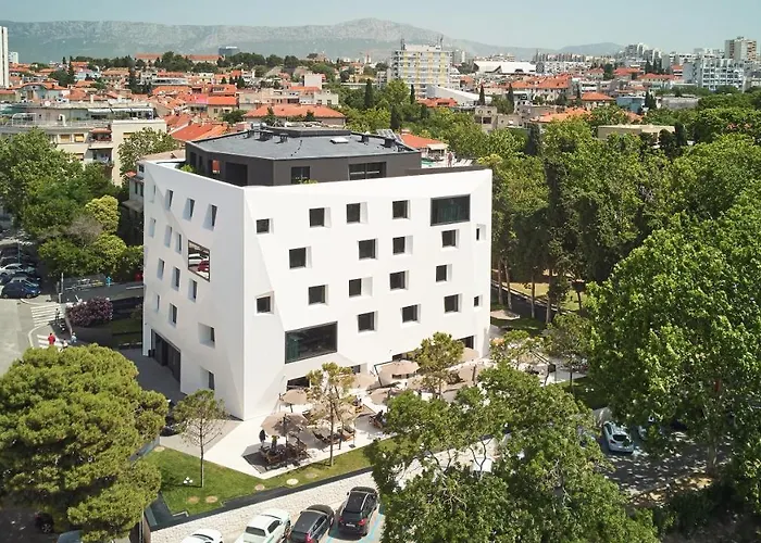 Briig Boutique 4*