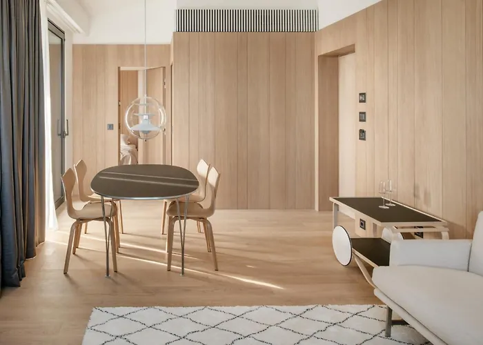 Briig Boutique 4* Σπλιτ