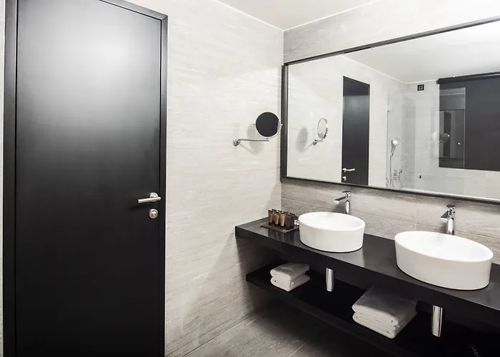 فندق Briig Boutique 4*