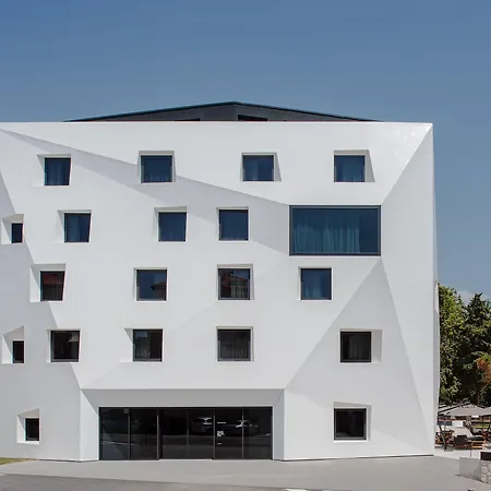 Briig Boutique Hotel 4*